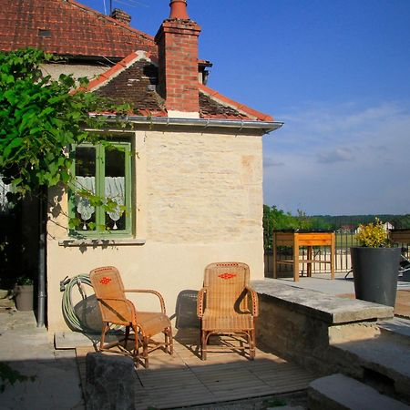Coté-Serein La Privilège de la Tour Madame Noyers-sur-Serein Exterior foto