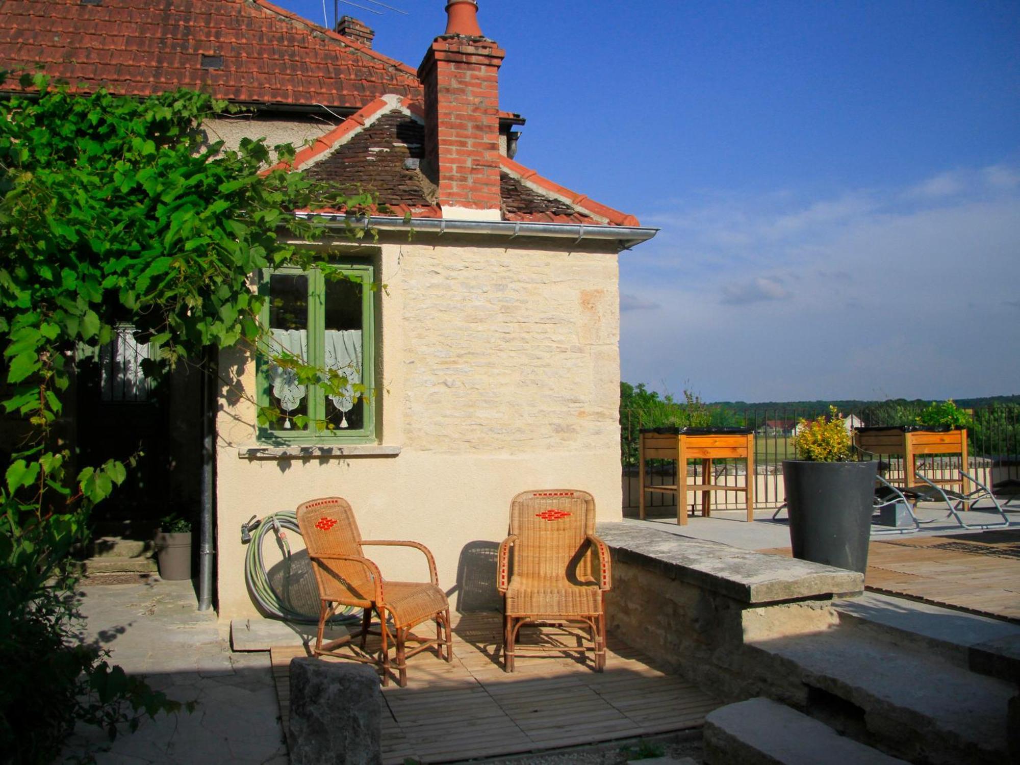 Coté-Serein La Privilège de la Tour Madame Noyers-sur-Serein Exterior foto